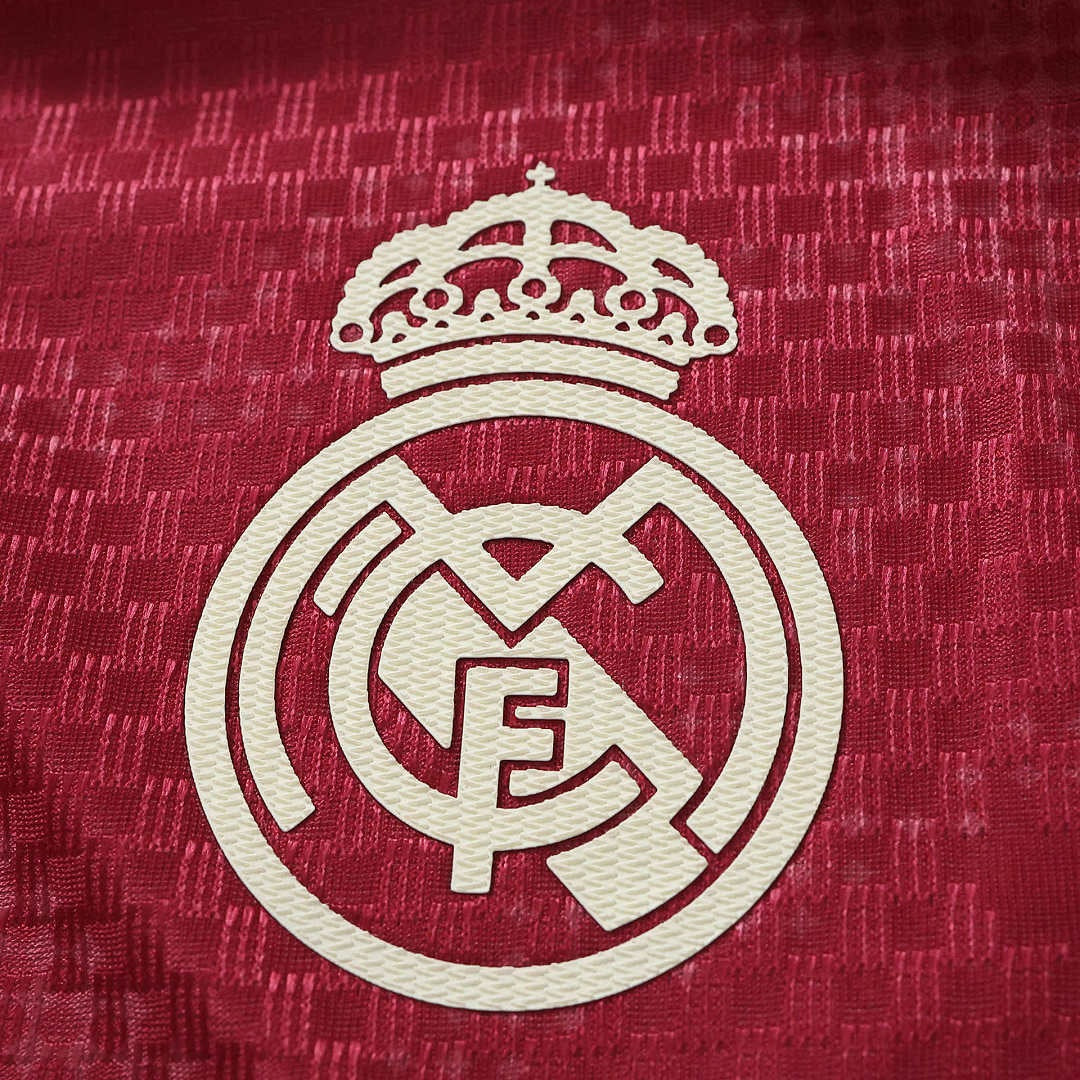 Real Madrid 2026/27 Tercera Manga Corta Versión Jugador, detalle