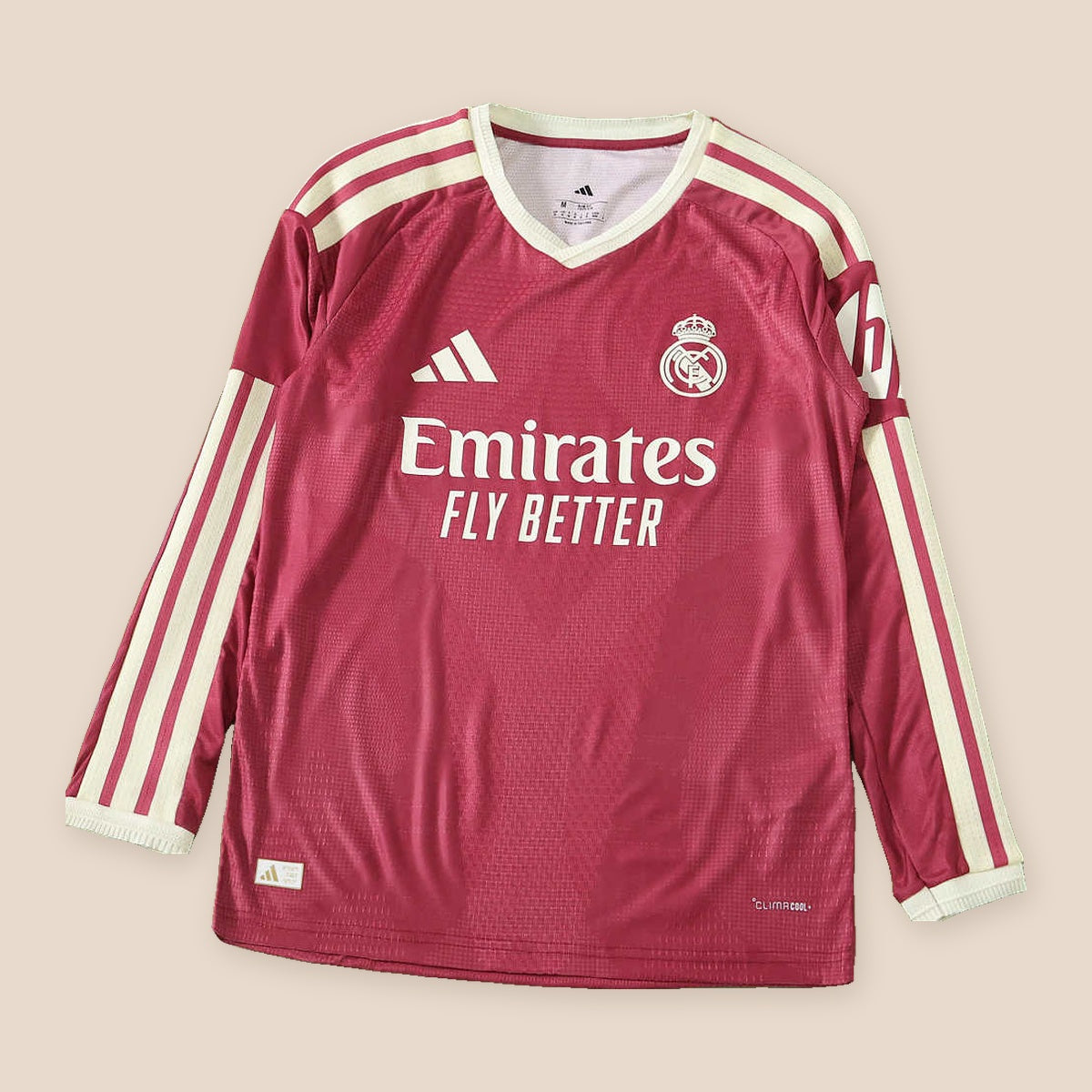 Real Madrid 2026/27 Tercera Manga Larga Versión Jugador, vista frontal
