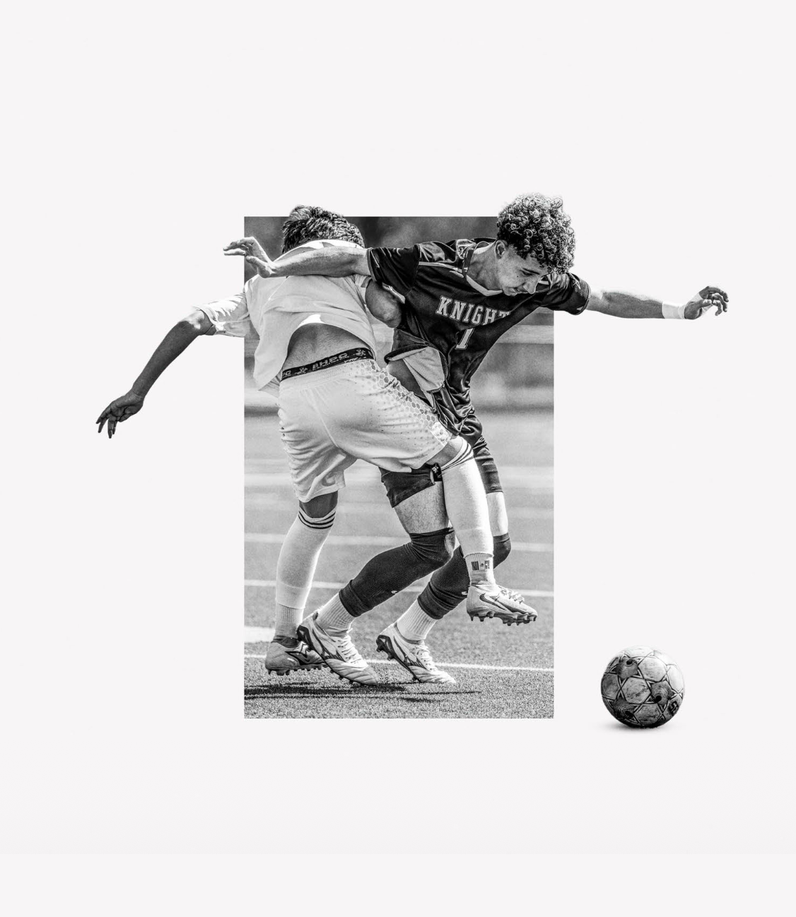 Dos jugadores disputando el balón