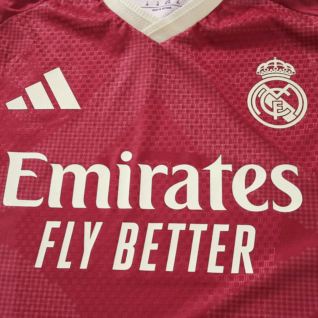 Real Madrid 2026/27 Tercera Manga Corta Versión Jugador, detalle