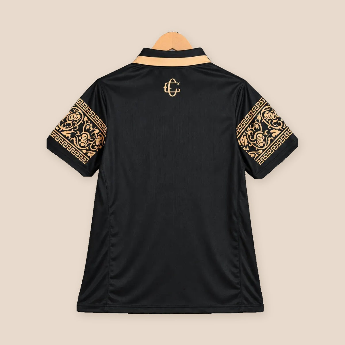 Chivas 2026/27 Edición Especial Charro Negro, vista trasera