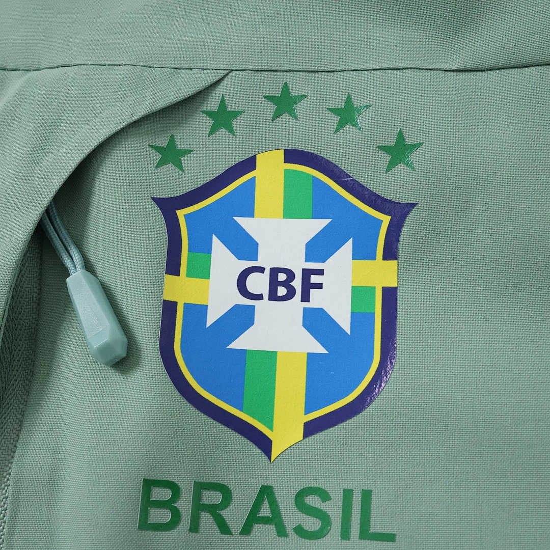 Brasil 2026 Chamarra Rompevientos Verde Menta, escudo CBF