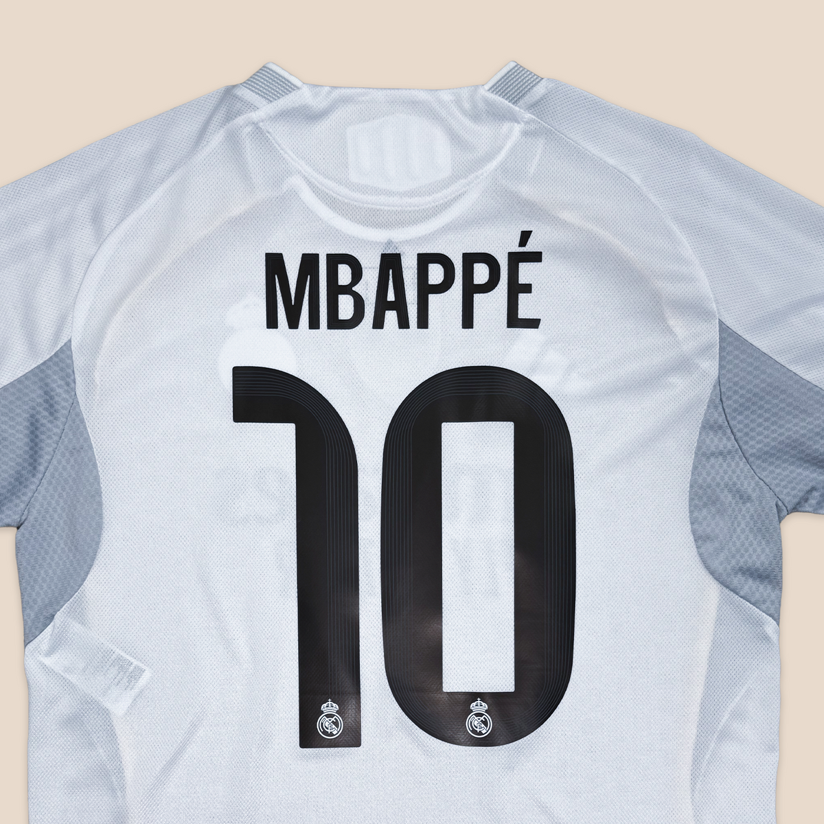 Real Madrid 2025/26 Local Versión Jugador - Express